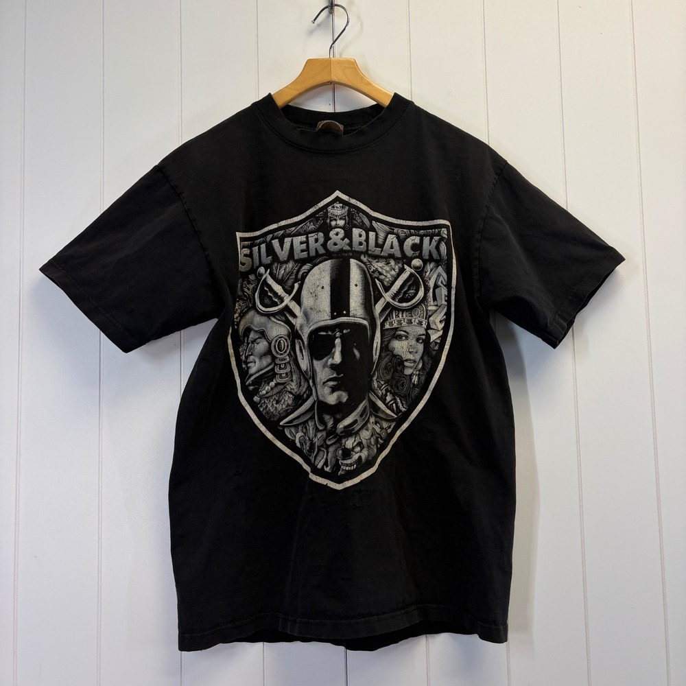 Shaka Wear Raiders Nation Distressed Graphic T-Shirt Men Large Grunge Streetwear